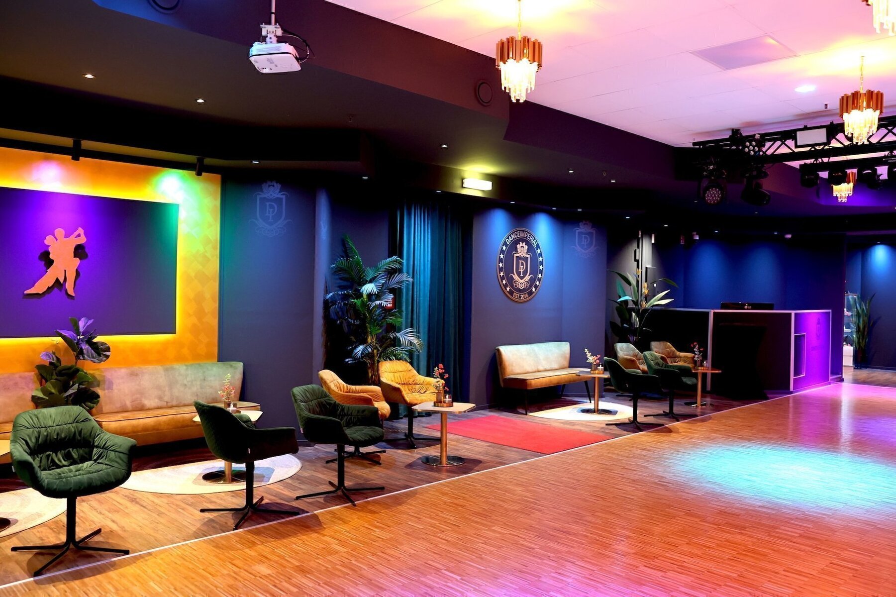 TANZEN IN NEUER DIMENSION