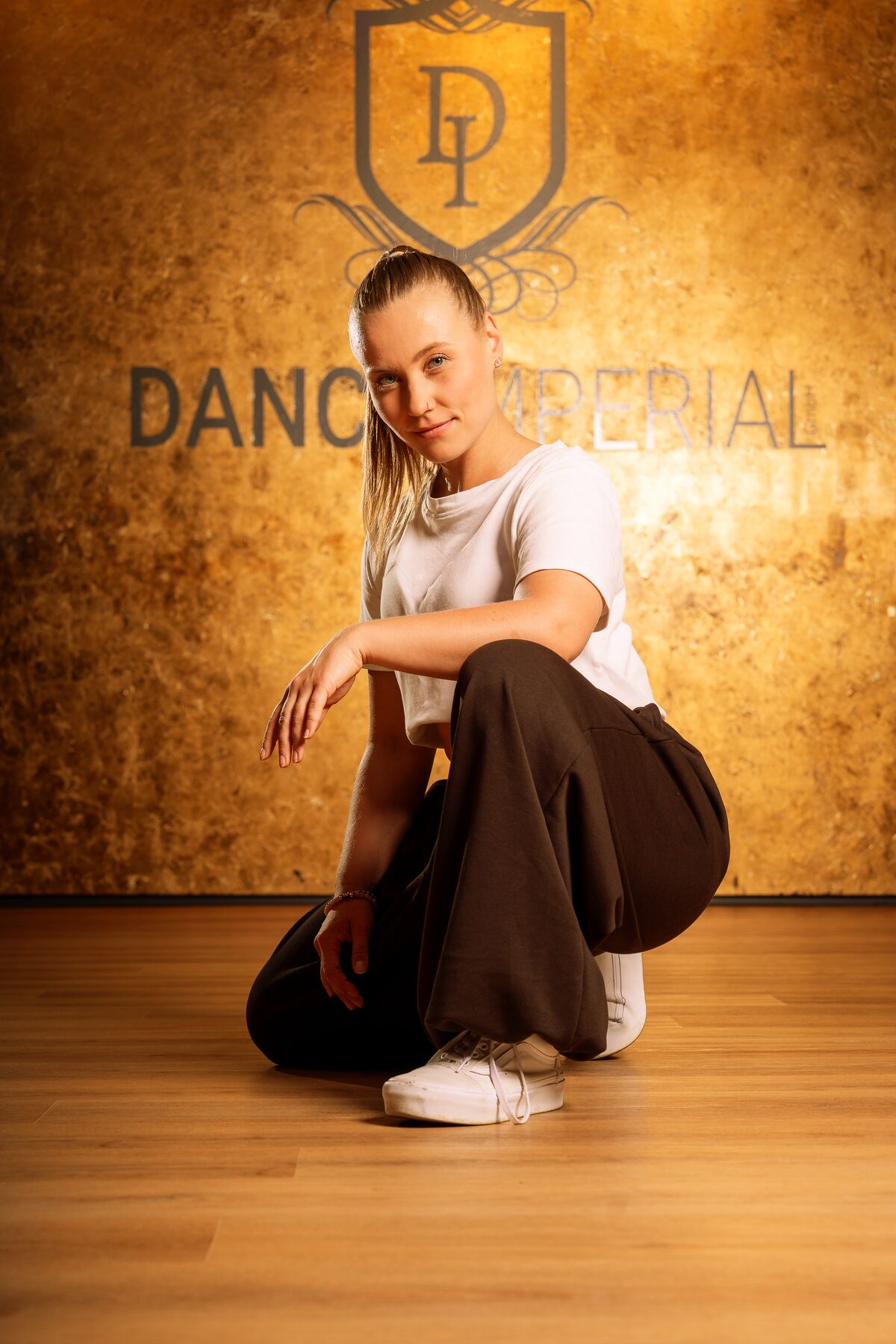 HipHop für Teens Regensburg — Contemporary und HipHop Kurse für 10–15 Jährige bei DANCEIMPERIAL