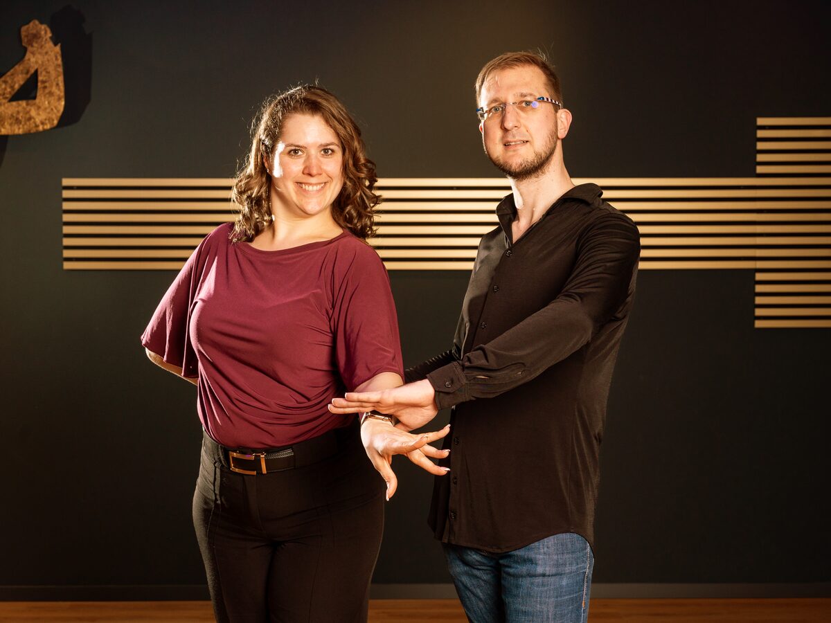 Discofox Kurs Regensburg — Anfängerkurs Hustle bei DANCEIMPERIAL