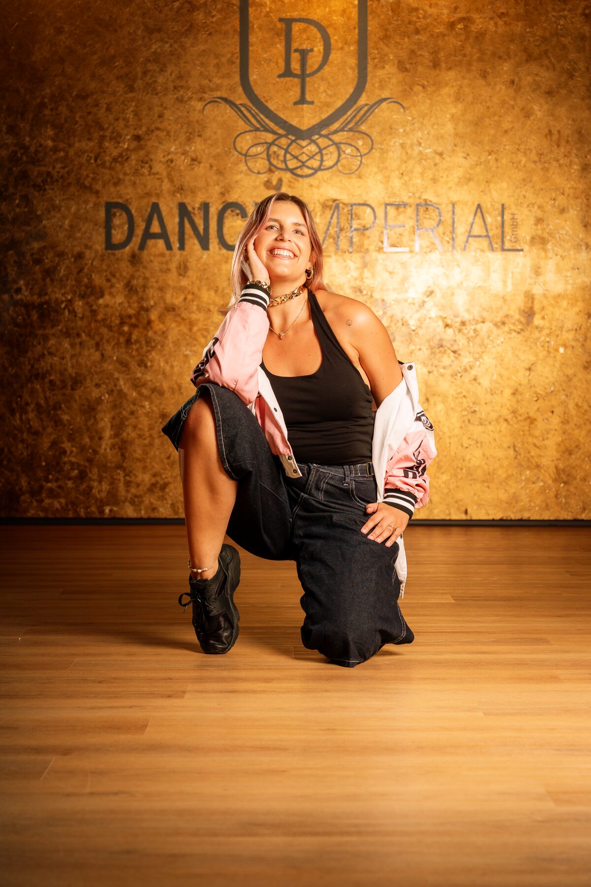 HipHop für Teens Regensburg — Contemporary und HipHop Kurse für 10–15 Jährige bei DANCEIMPERIAL